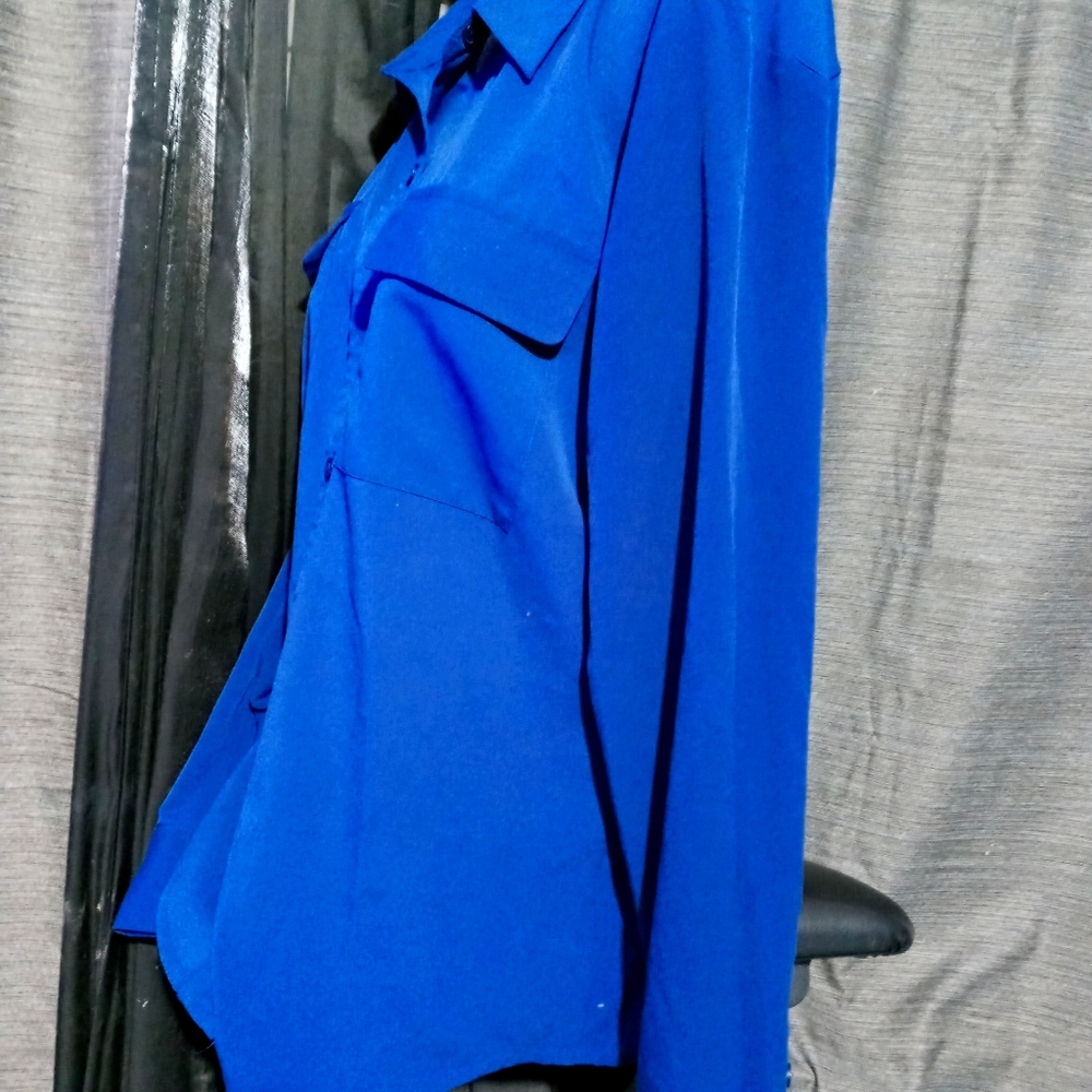 Button up - Picture 3 of 4